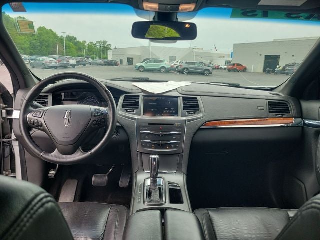 2015 Lincoln MKS Base