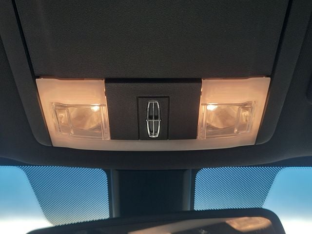 2015 Lincoln MKS Base