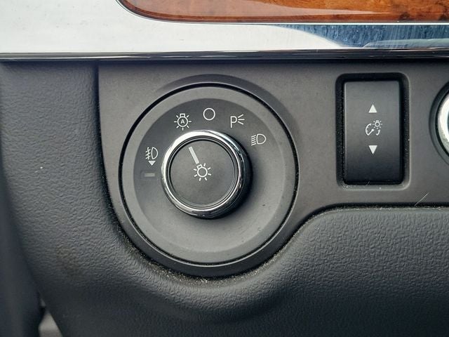 2015 Lincoln MKS Base