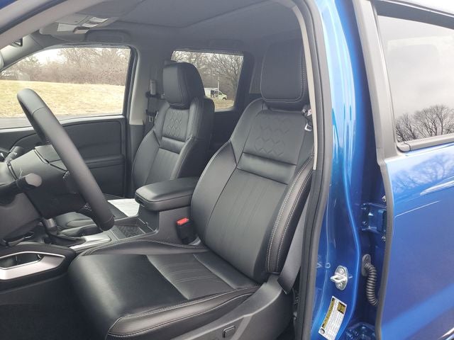 2025 Nissan Frontier SL