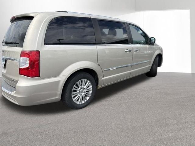 2013 Chrysler Town & Country Limited