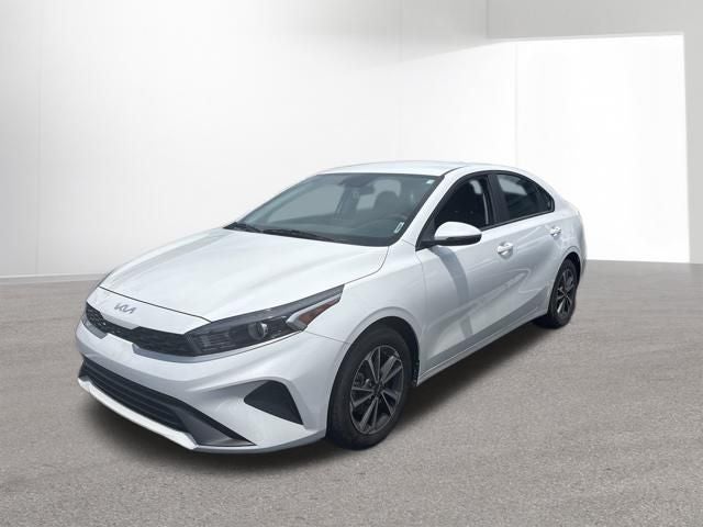 2023 Kia Forte LXS AT's photo
