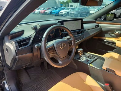 2024 Lexus ES 250