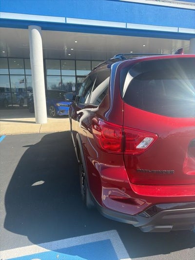 2020 Nissan Pathfinder SL