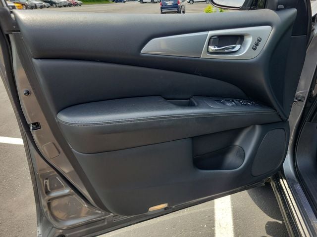 2020 Nissan Pathfinder SL