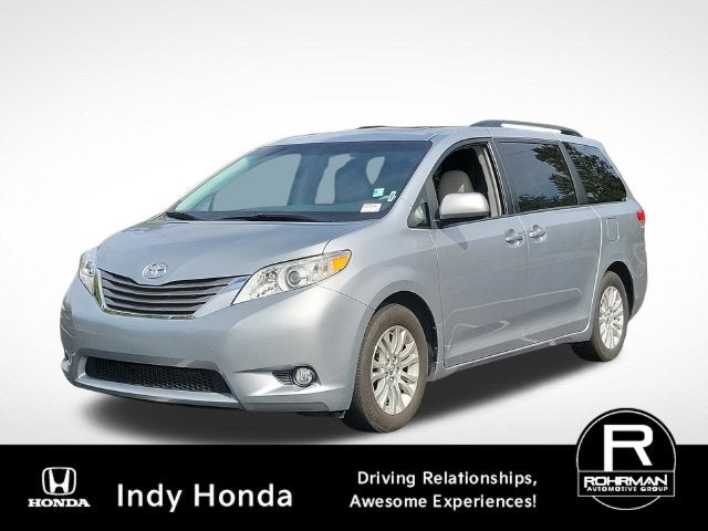 2014 Toyota Sienna XLE 8 Passenger