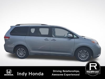 2014 Toyota Sienna XLE 8 Passenger