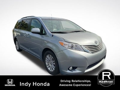 2014 Toyota Sienna XLE 8 Passenger