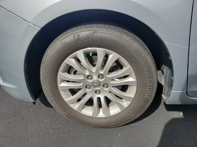 2014 Toyota Sienna XLE 8 Passenger