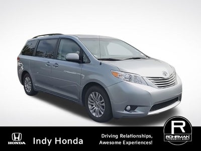 2014 Toyota Sienna XLE 8 Passenger