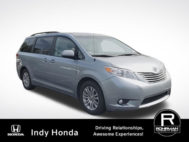 2014 Toyota Sienna XLE 8 Passenger