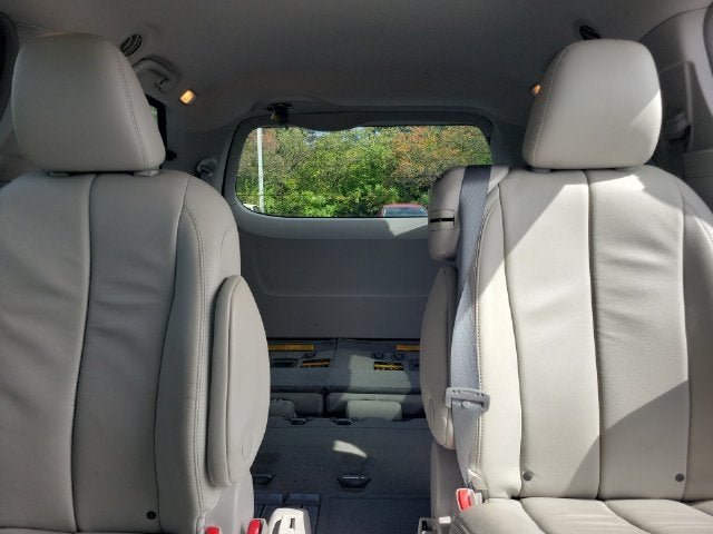 2014 Toyota Sienna XLE 8 Passenger