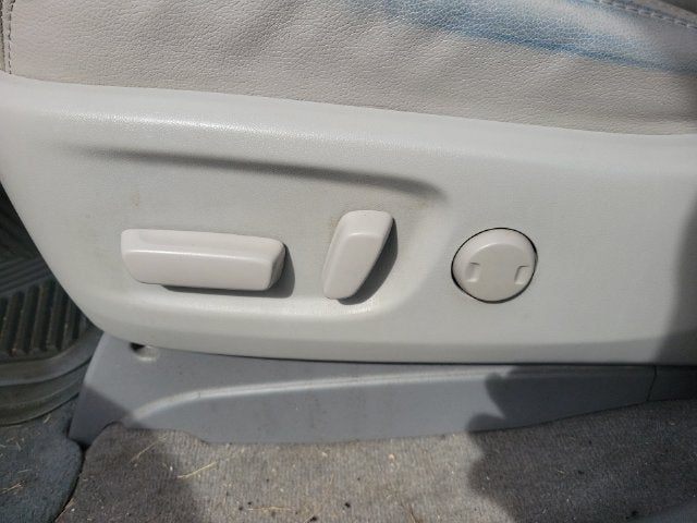 2014 Toyota Sienna XLE 8 Passenger