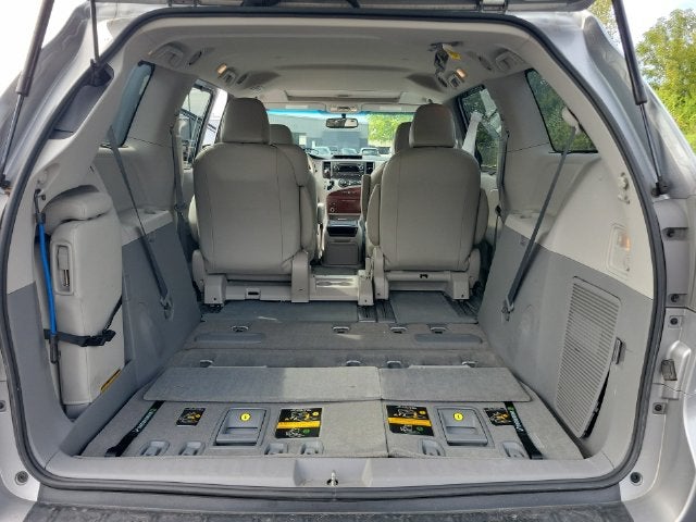 2014 Toyota Sienna XLE 8 Passenger