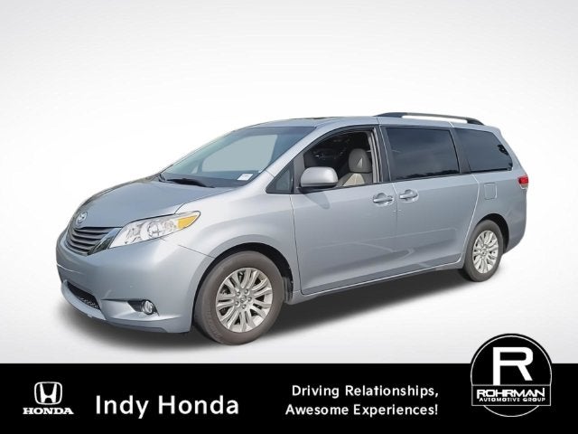 2014 Toyota Sienna XLE 8 Passenger