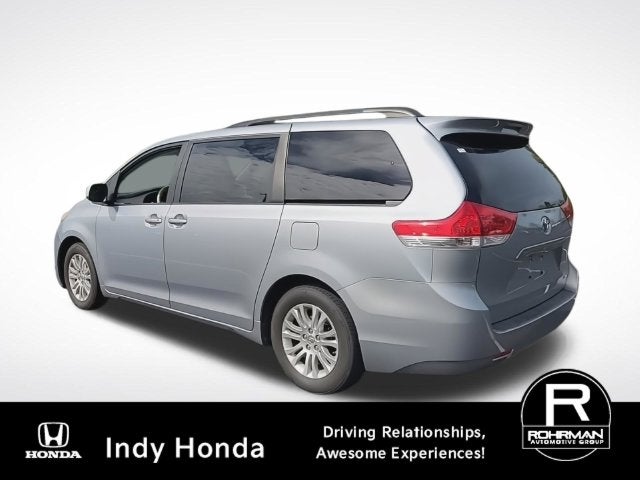 2014 Toyota Sienna XLE 8 Passenger