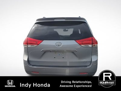 2014 Toyota Sienna XLE 8 Passenger