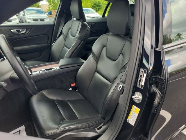 2024 Volvo S60 B5 Plus Dark Theme