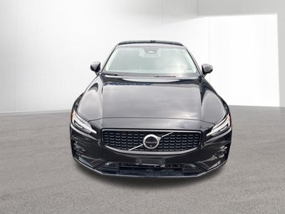 2024 Volvo S60 B5 Plus Dark Theme