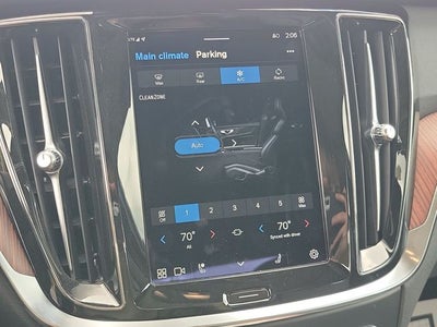 2024 Volvo S60 B5 Plus Dark Theme