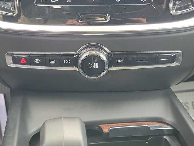 2024 Volvo S60 B5 Plus Dark Theme