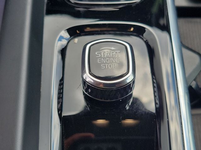 2024 Volvo S60 B5 Plus Dark Theme