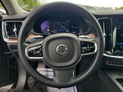 2024 Volvo S60 B5 Plus Dark Theme