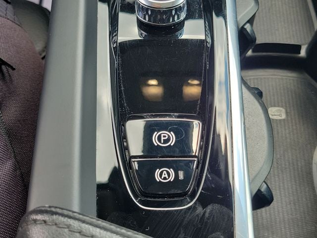 2024 Volvo S60 B5 Plus Dark Theme