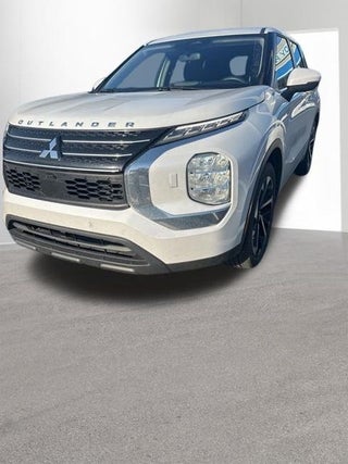 2022 Mitsubishi Outlander ES