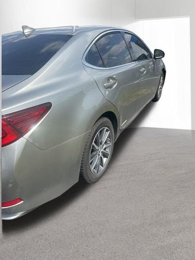 2016 Lexus ES 300h