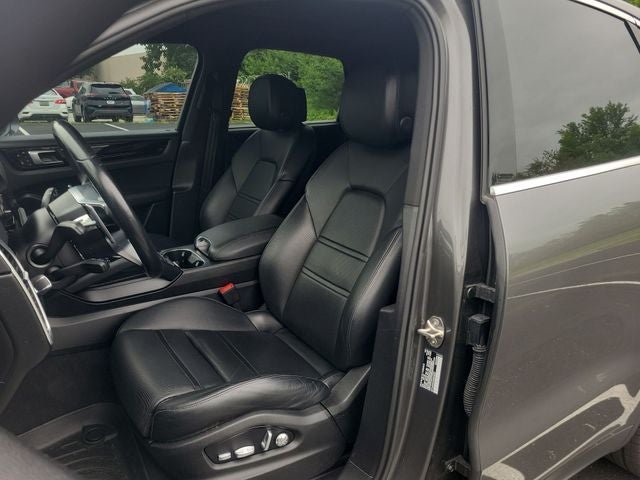 2021 Porsche Cayenne Base